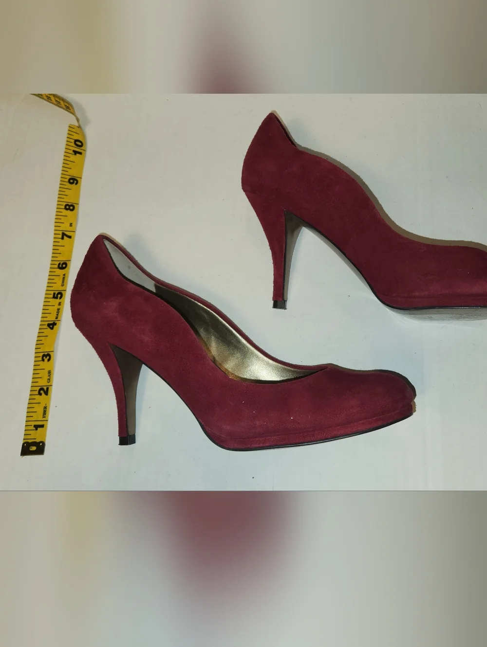 Tahari Colette Wine Burgundy Oxblood Red Suede Pumps High Heels 8 EUC